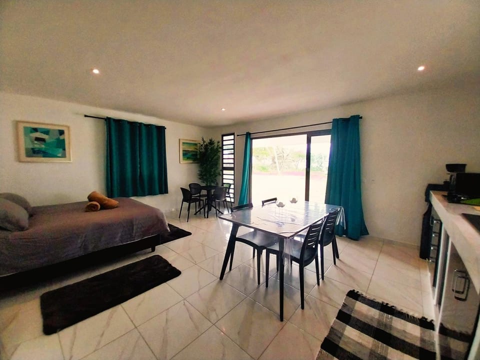 MOOREA - O Motu House in Moorea-Maiao