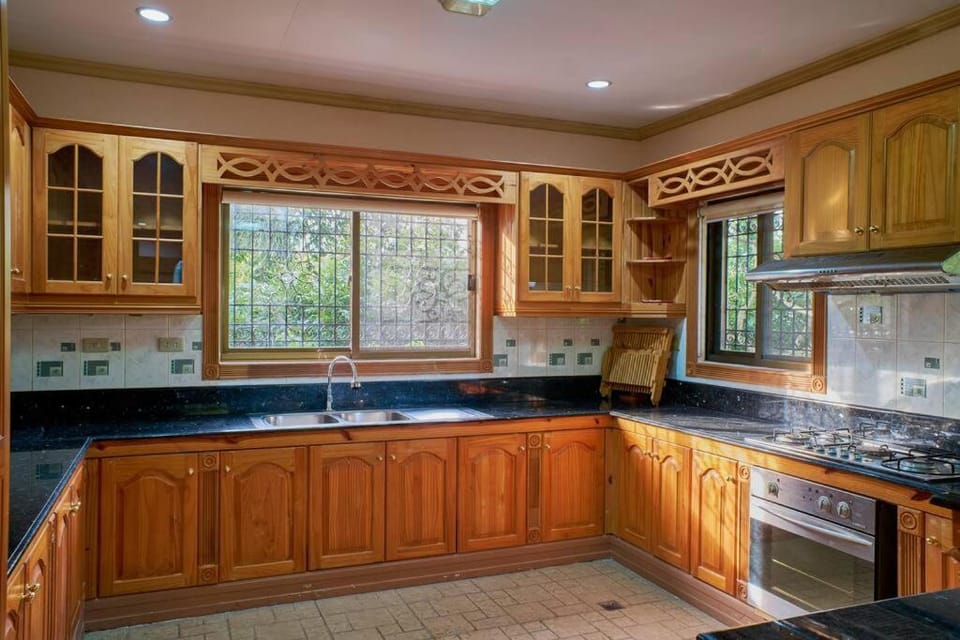 Spacious 6BR Family House in Tagaytay House in Tagaytay