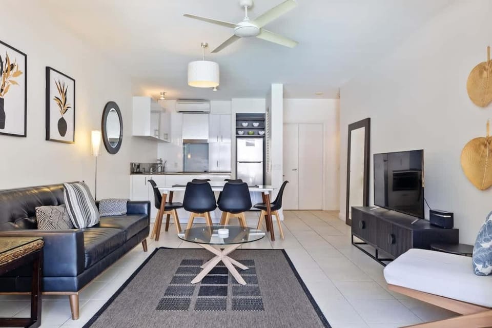 Fig Oasis—Poolside Resort Living at The Beach Club Apartment in Palm Cove