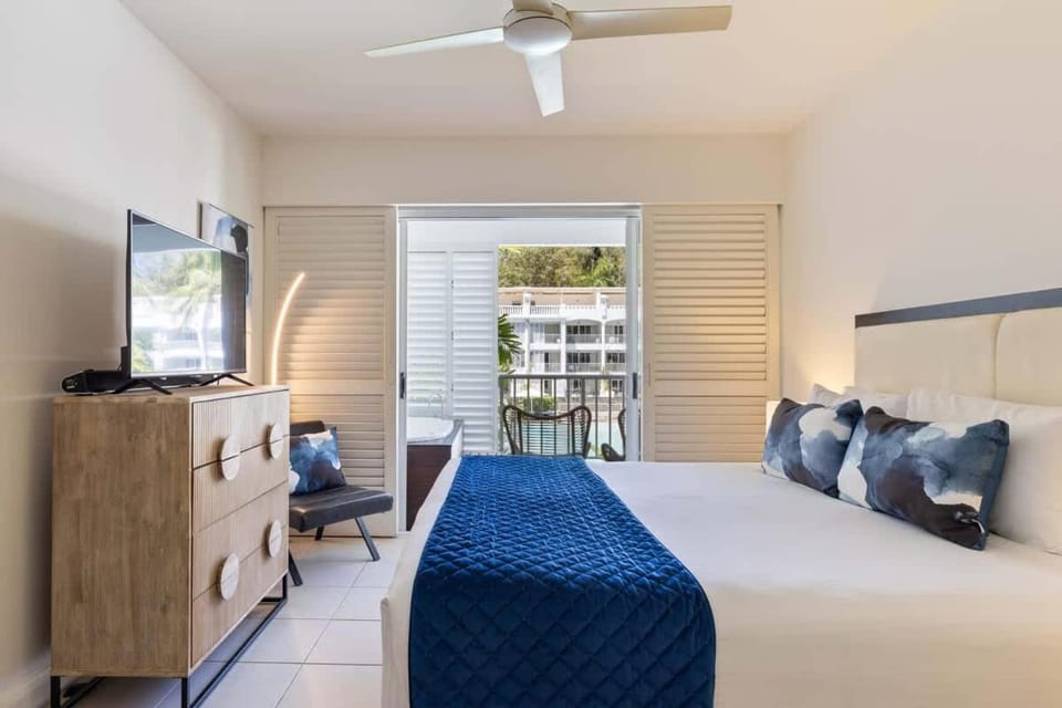 Fig Oasis—Poolside Resort Living at The Beach Club Apartment in Palm Cove