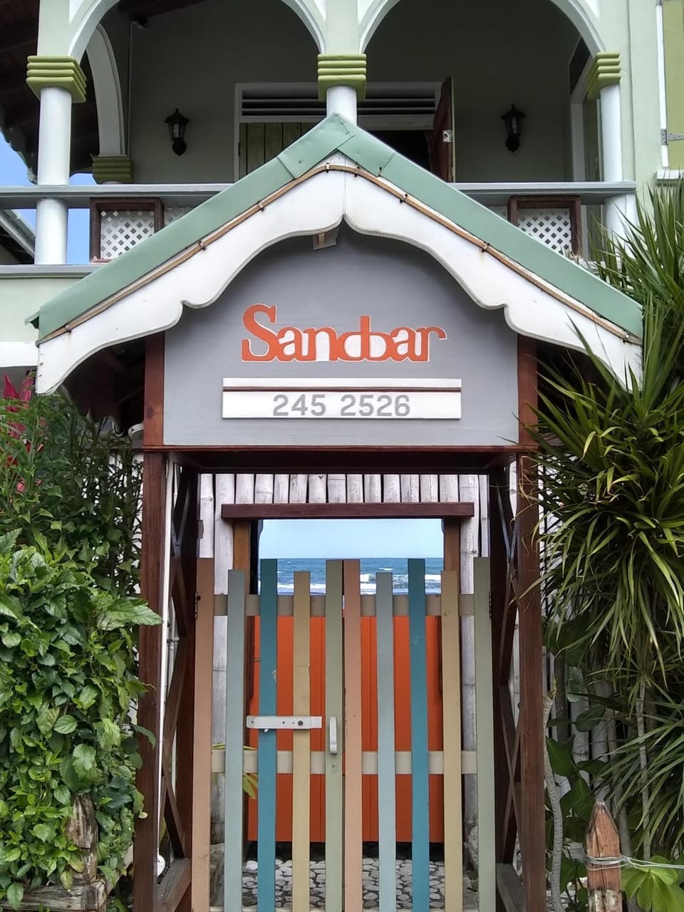 Facade/entrance