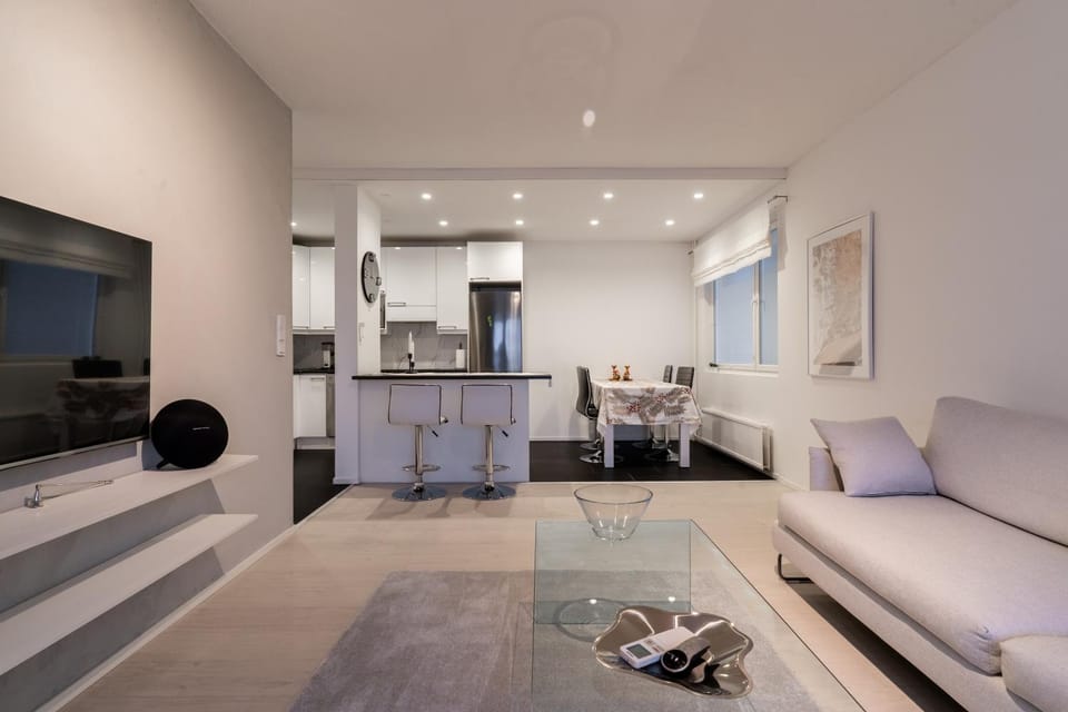 Cozy and modern apartment with lakeside view Apartment in Rovaniemi