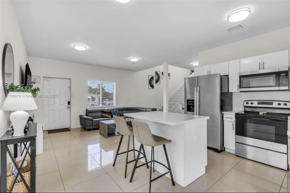 Kitchen or kitchenette, Communal kitchen, kitchen