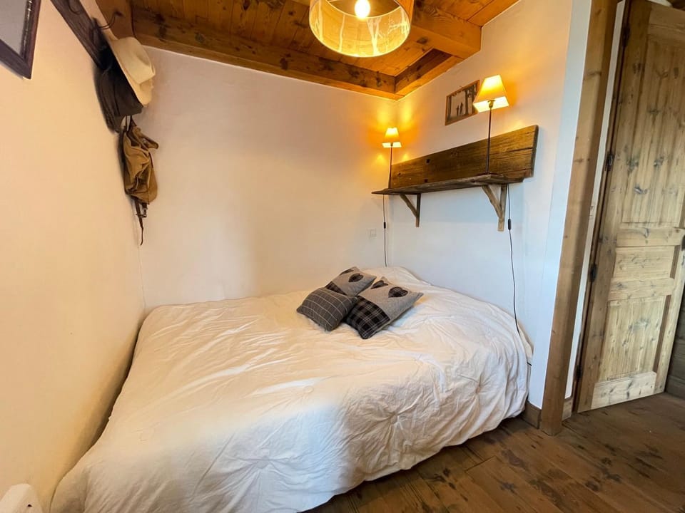 Appartement savoyard proche pistes, balcon, parking couvert - FR-1-505-196 Apartment in Notre-Dame-de-Bellecombe