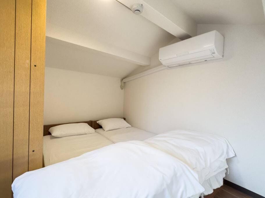 TasoneUrbanStayOsaka 梅田中津2 Apartment in Osaka