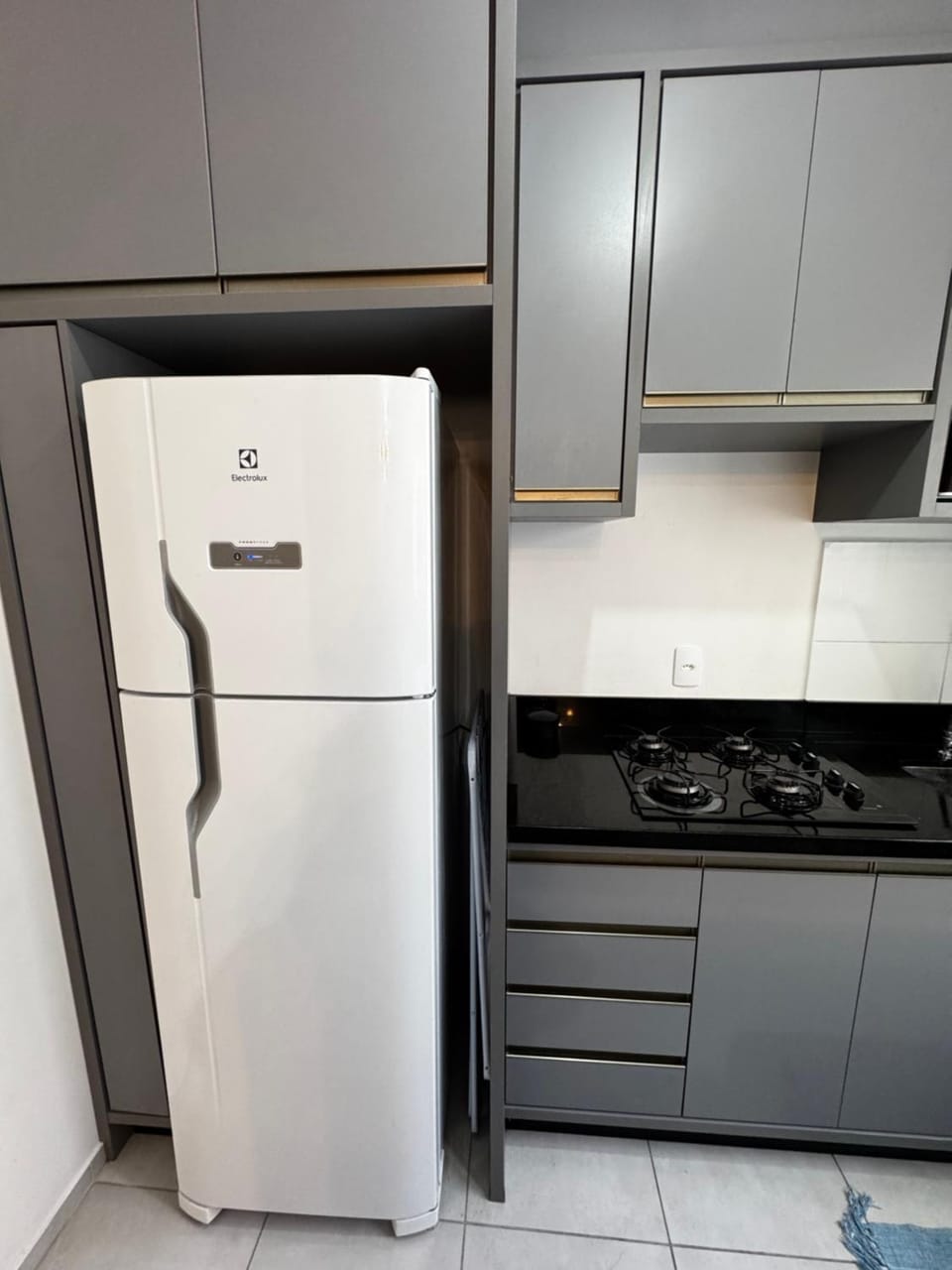 Kitchen or kitchenette, oven, stove