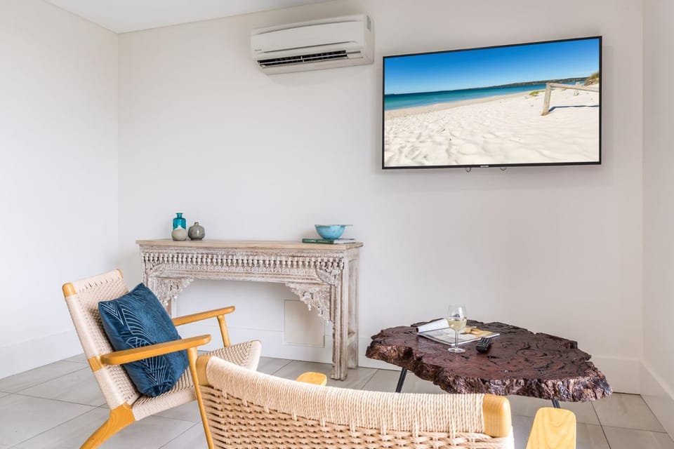 Ishtar Apartment 8 by Book Jervis Bay - Luxury Studio Apartment in Huskisson
