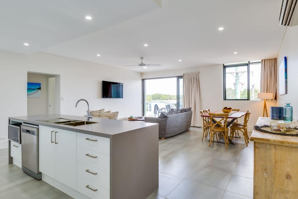 Ishtar Apartment 9 by Book Jervis Bay - Best Water Views Apartment in Huskisson