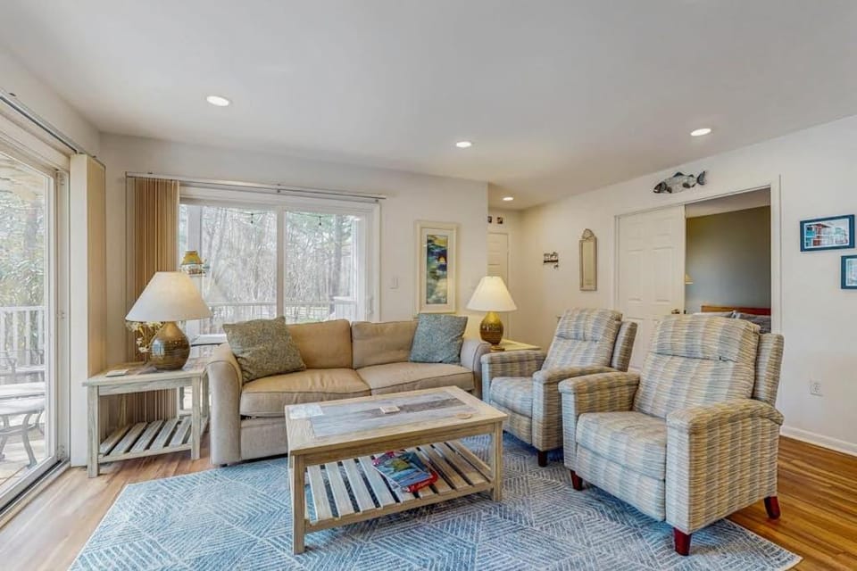 Sea Colony five3066 Lakeshore Ct House in Sussex County