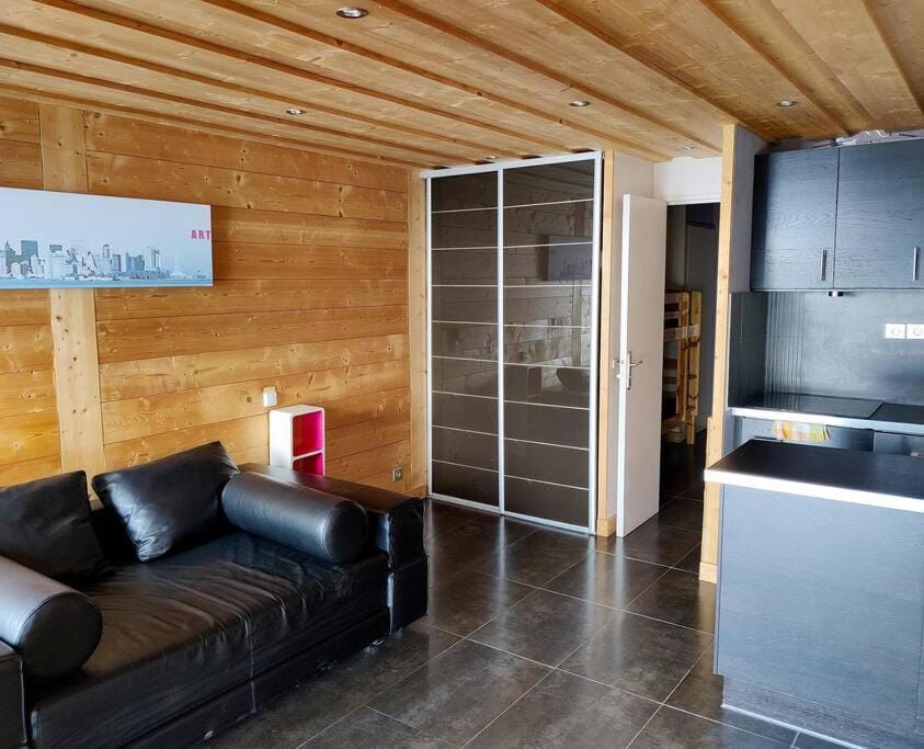 Ski-in, Ski-out Spectacular Mountain View By AlpStays Apartment in Les Allues