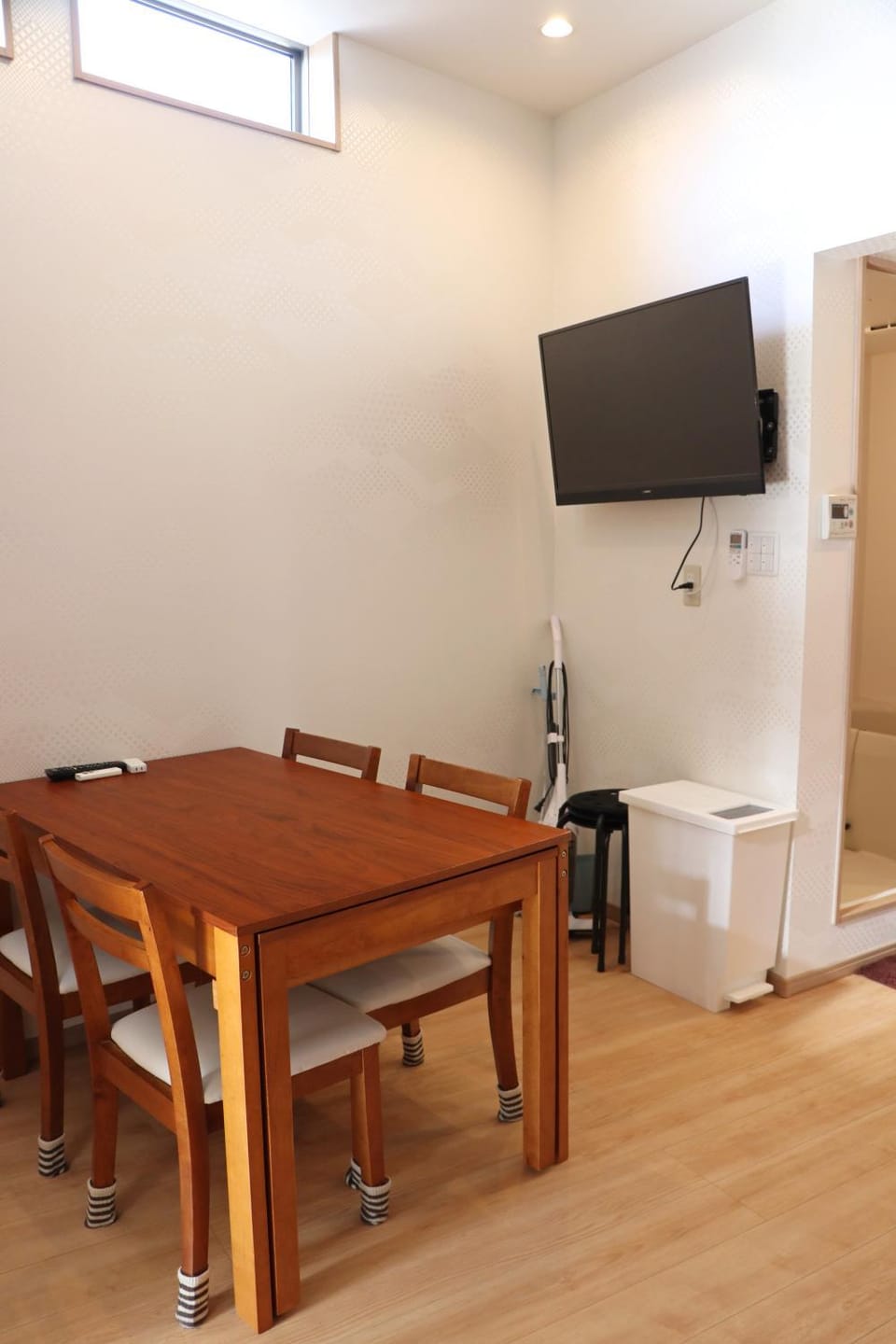 四海一家(201) 日本一戸建 【天下茶屋から徒歩8分】最大6名宿泊可能 Apartment in Osaka