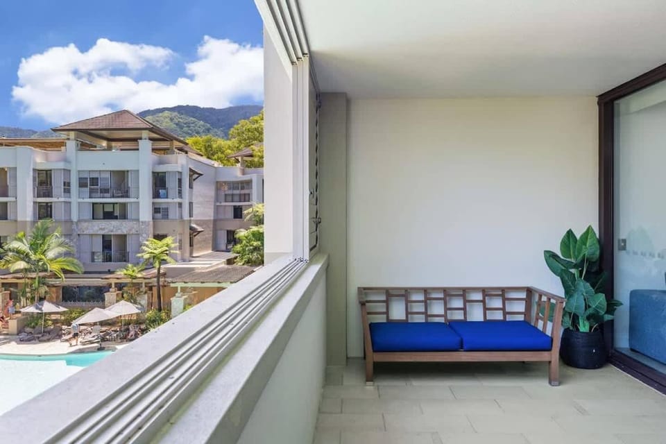 Bellflower at Temple - Family Beachside Paradise Apartment in Palm Cove