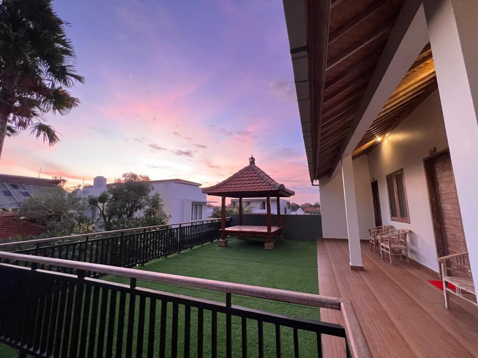 View (from property/room), Balcony/Terrace, Sunset