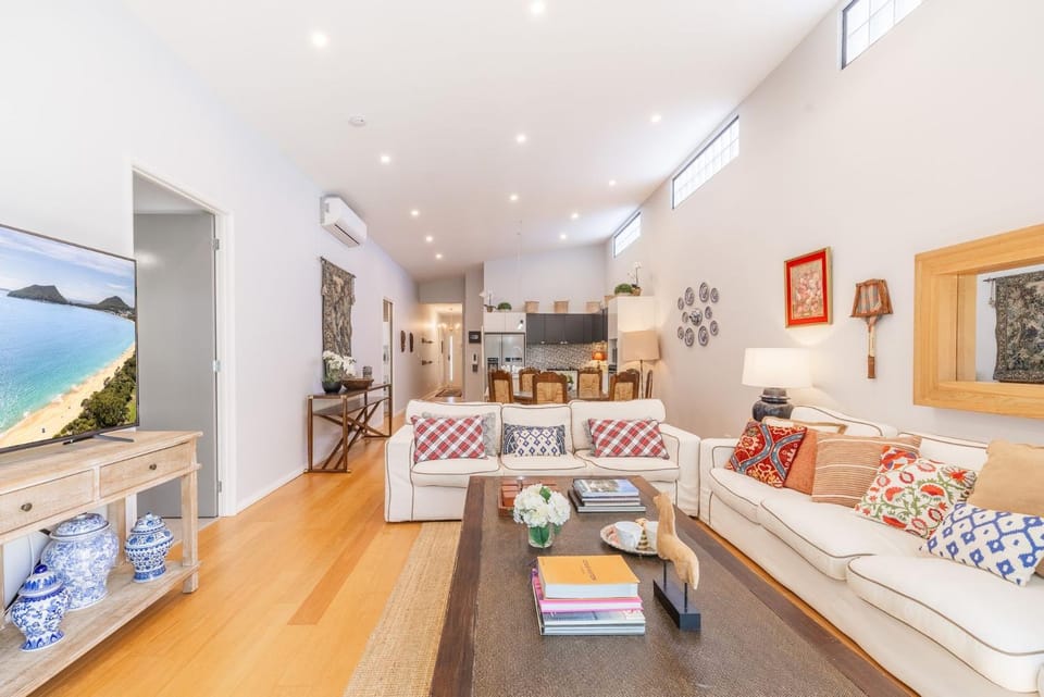 6A Hough Street - Sophisticated pet friendly home with air con, wi-fi and linen provided House in Nelson Bay