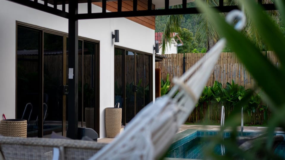Balcony/Terrace, Pool view, Swimming pool