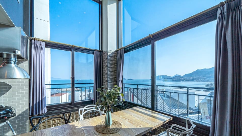 Day, Natural landscape, View (from property/room), Dining area, Sea view