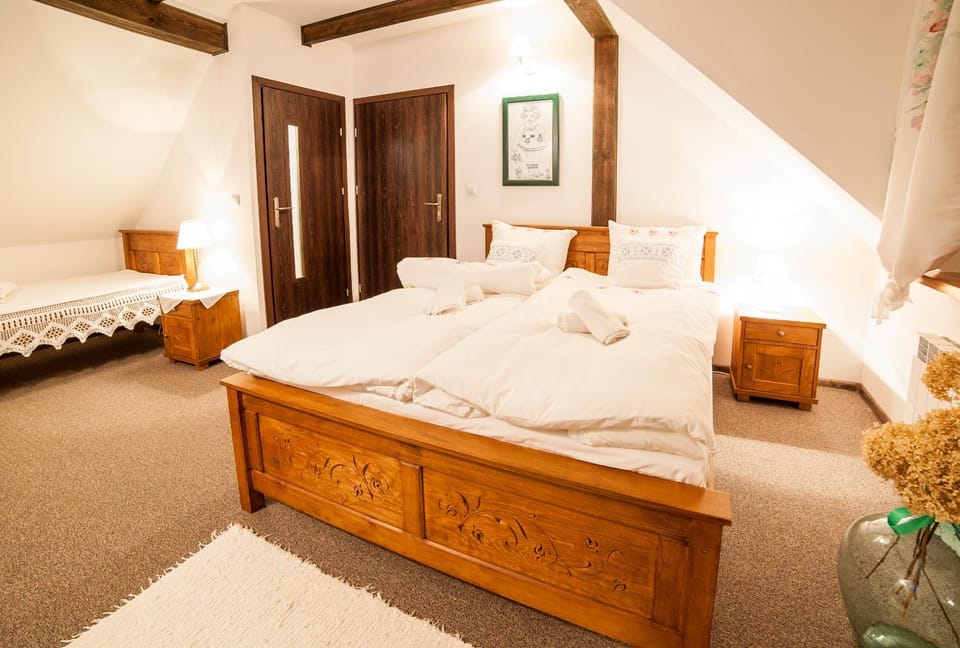 Bed, People, Bedroom, Family