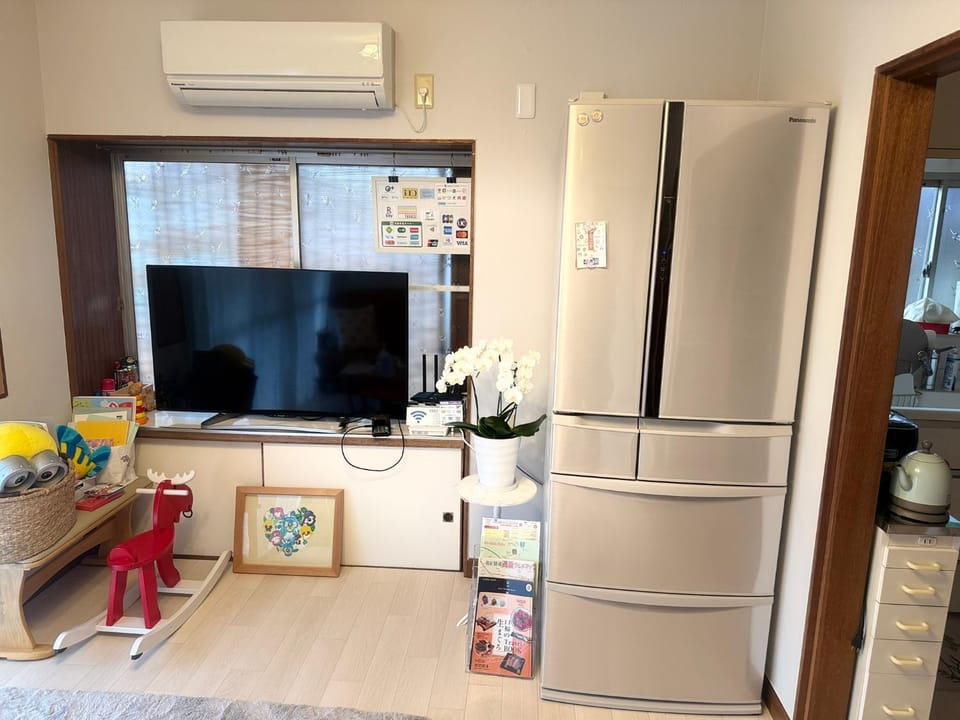 Communal lounge/ TV room, TV and multimedia, air conditioner