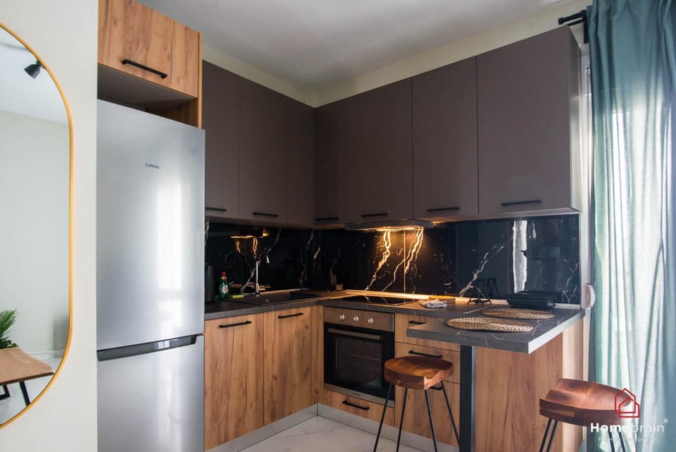 Kitchen or kitchenette, Dining area, stove