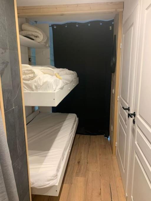 bunk bed