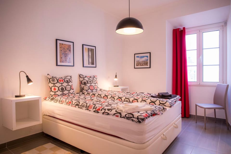 Bed, Photo of the whole room