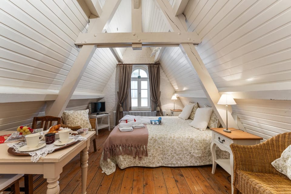 Bed, TV and multimedia, Photo of the whole room, Dining area, Bedroom, towels