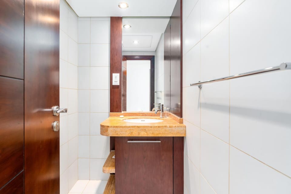 Lux BnB Burj Views Tower I Downtown Apartment in Dubai