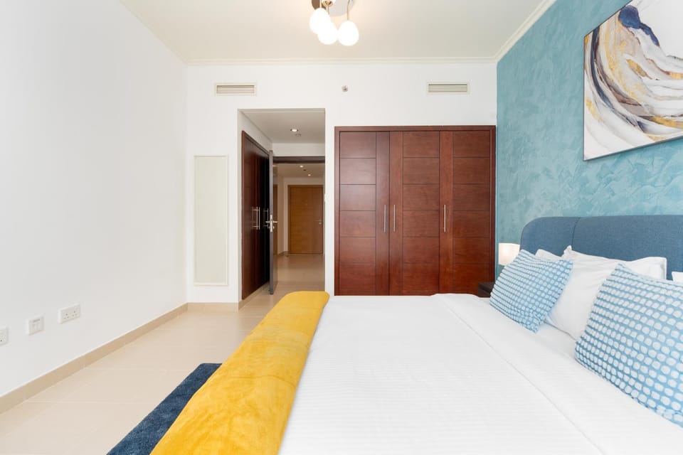 Lux BnB Burj Views Tower I Downtown Apartment in Dubai