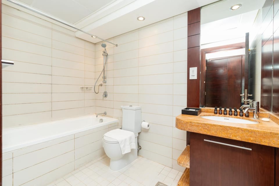Lux BnB Burj Views Tower I Downtown Apartment in Dubai