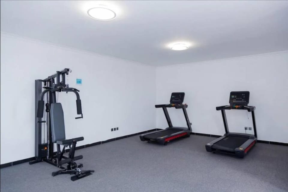 3 Bedroom Luxury Apartment-Airport Pick Up Available Apartment in Nairobi County