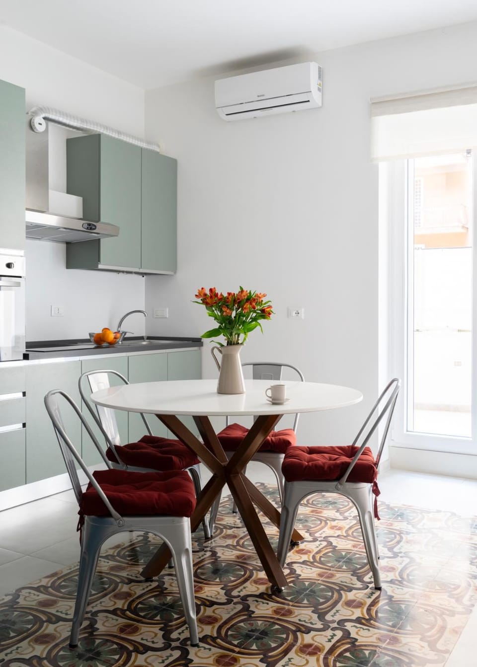 Communal lounge/ TV room, Kitchen or kitchenette, Living room, Seating area