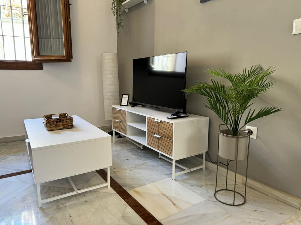 Communal lounge/ TV room, Evening entertainment