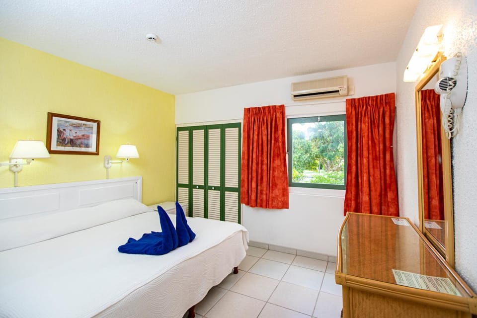 Bed, Photo of the whole room, Bedroom, towels, air conditioner