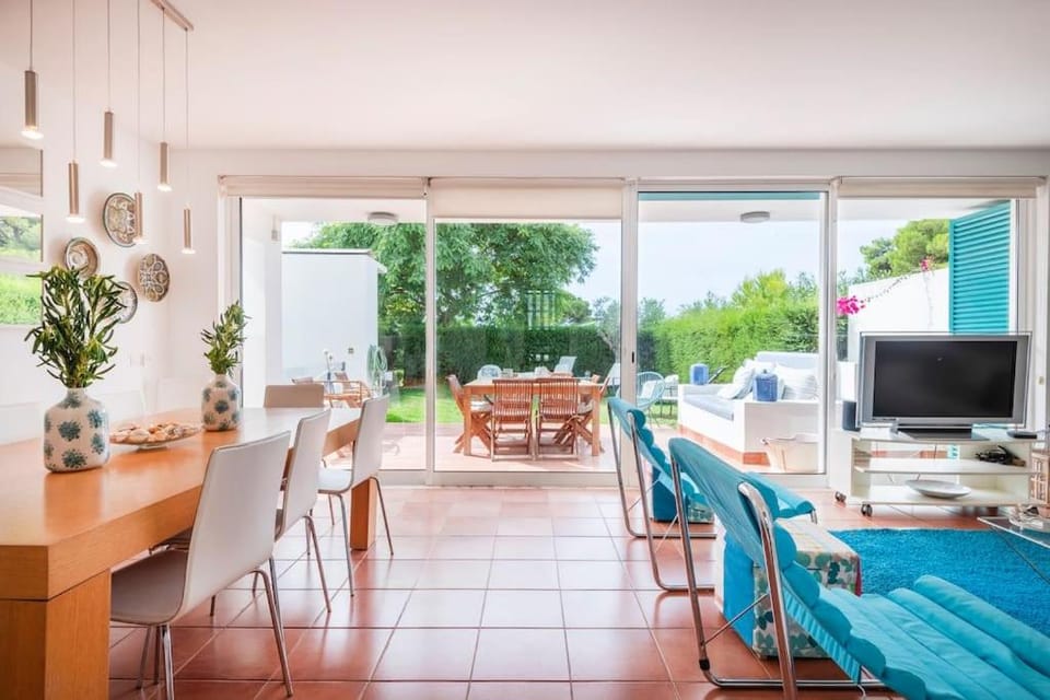 Garden, TV and multimedia, Balcony/Terrace, Living room, Garden view