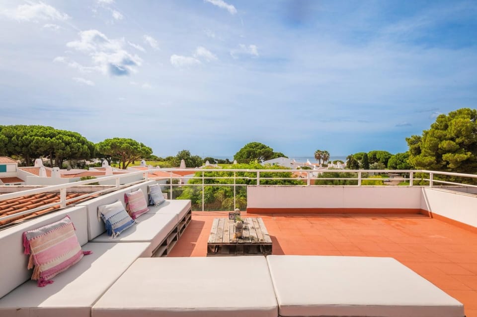 Sunny 5BR Villa @ Prainha Club House in Alvor