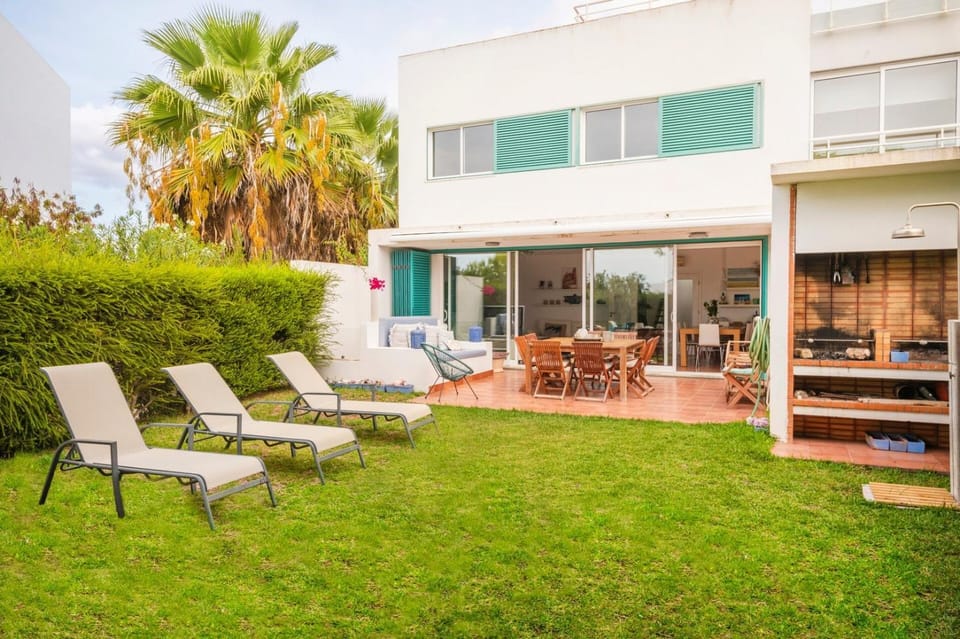 Sunny 5BR Villa @ Prainha Club House in Alvor