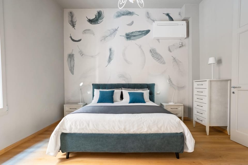 Bed, Bedroom, air conditioner