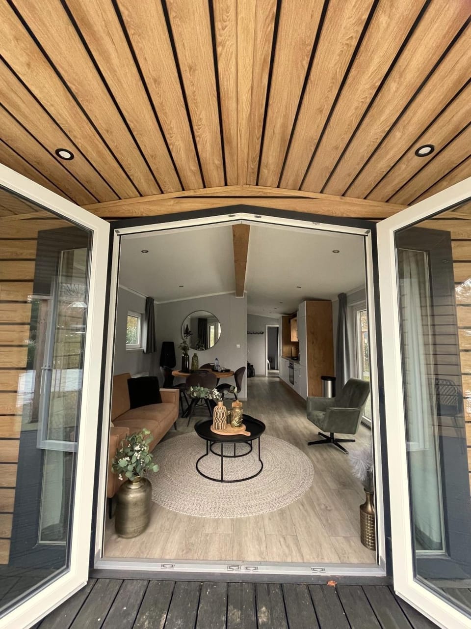Patio, Living room