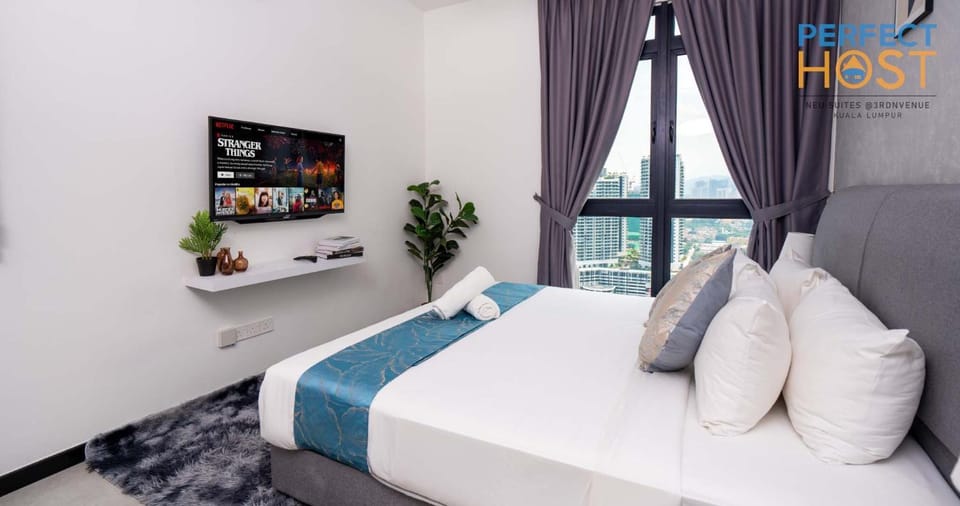 Bed, TV and multimedia, Living room, Photo of the whole room, Evening entertainment, Bedroom