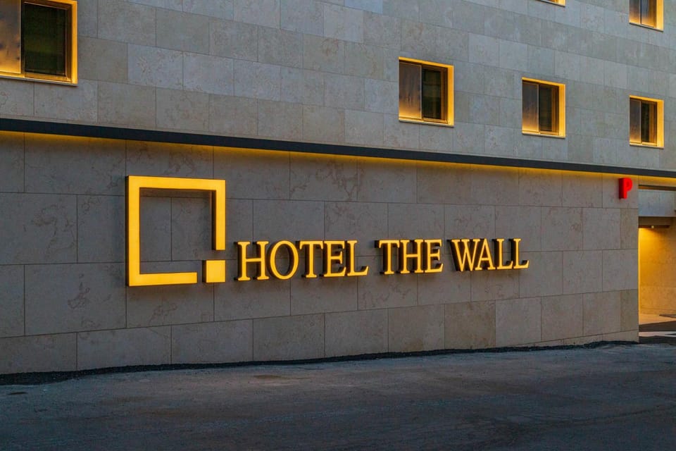 Property building, Property logo or sign