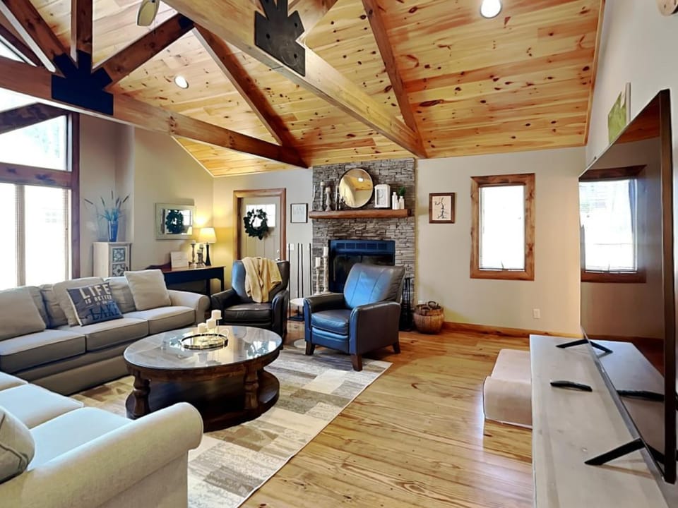 Living room, Seating area, fireplace, furniture
