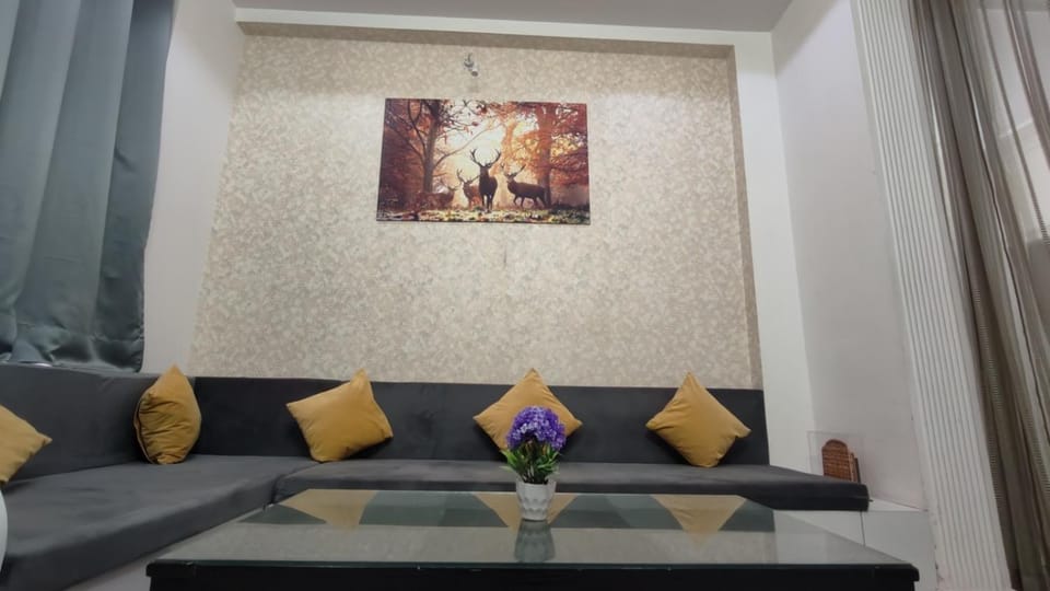 Living room, Photo of the whole room, Seating area