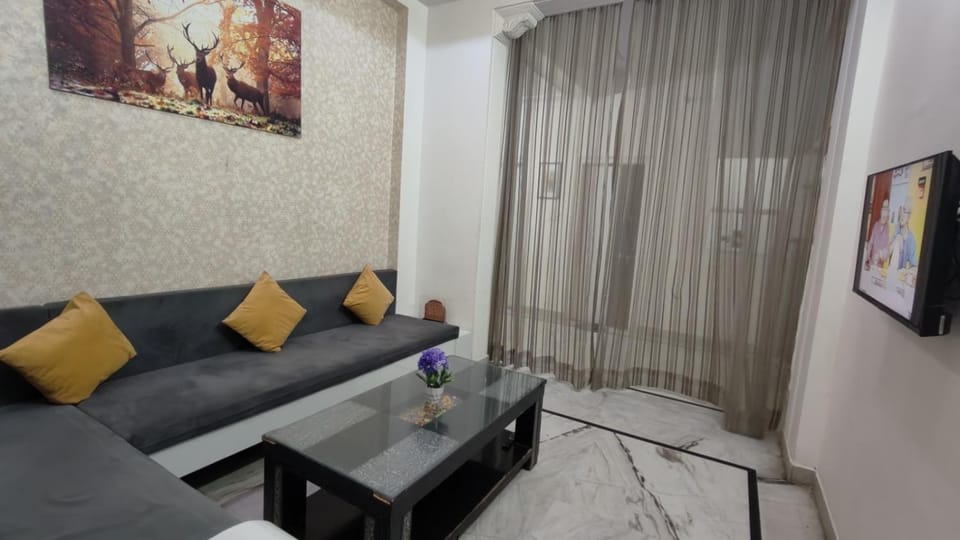 TV and multimedia, Photo of the whole room, Seating area