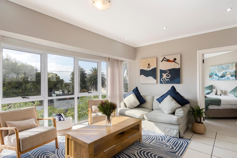 View (from property/room), Living room, Seating area, Dining area