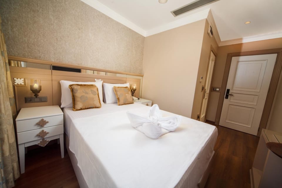 Bed, Photo of the whole room, Bedroom, towels, wardrobe