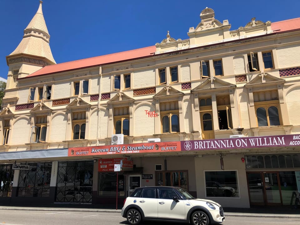 Facade/entrance