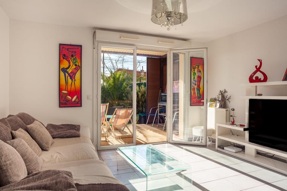 Property building, Living room