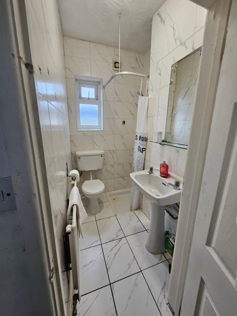 No Frills & Nothing Fancy 1 Bed Studio City Centre Apartment in Cardiff