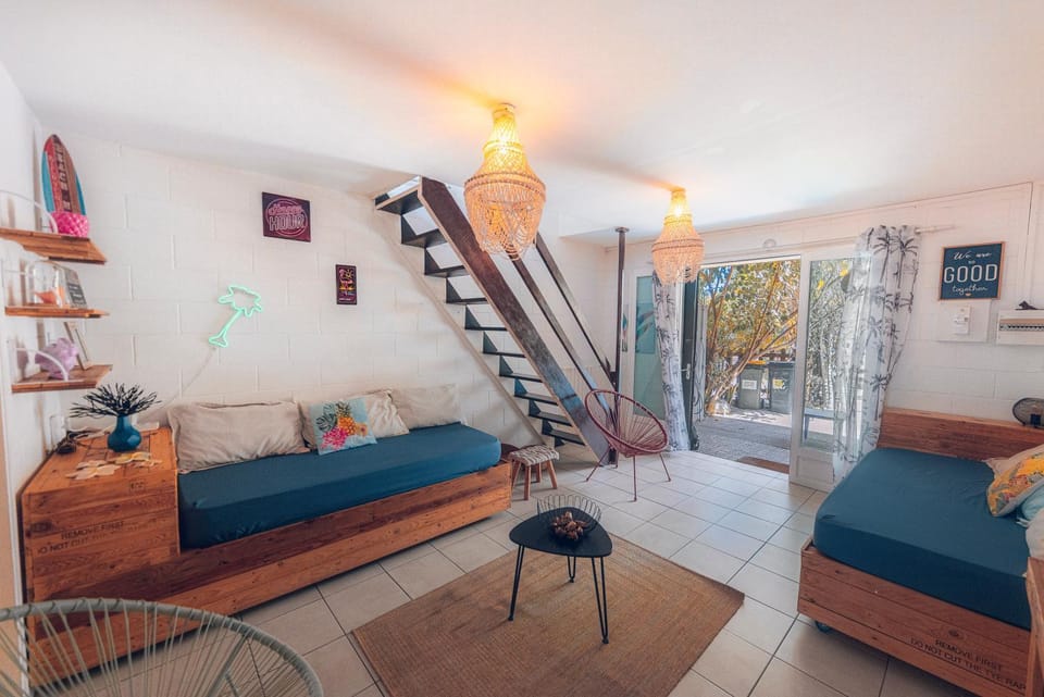 Living room, Photo of the whole room, Seating area