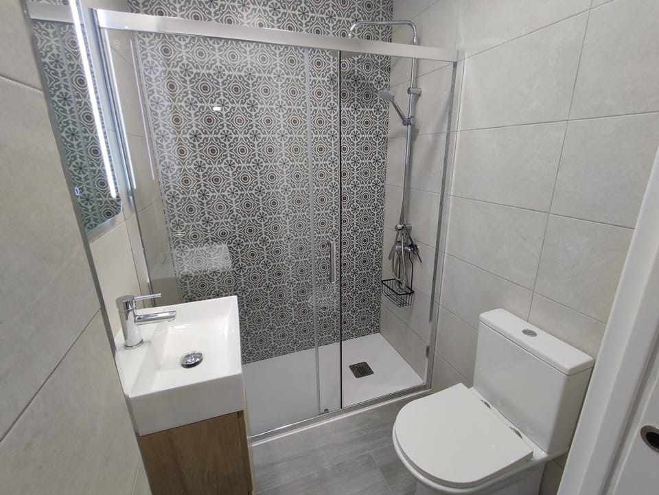 Shower, Toilet, Bathroom